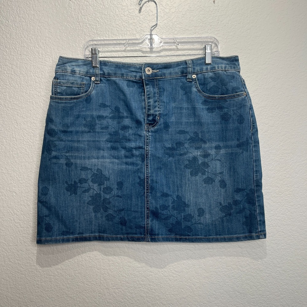 Christopher & Banks Mini‎ Skirt Skort Womens 14 Blue Light Wash Denim Floral
